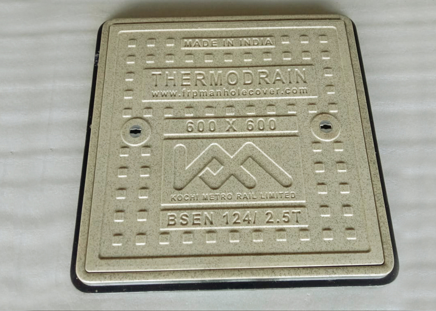 solid-top-manhole-covers-with-frame